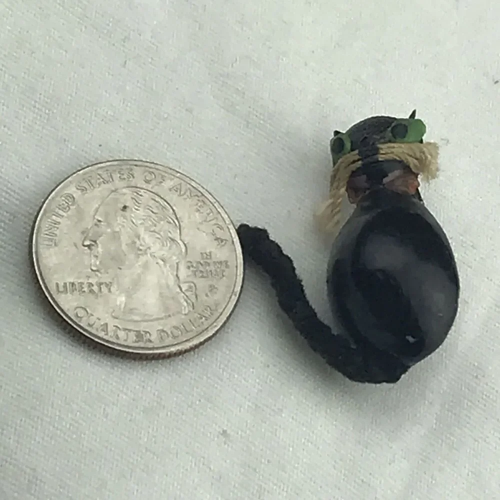 Vintage 1940s Black Cat Folk Art Brooch Pin Handmade Pipe Cleaner Tail
